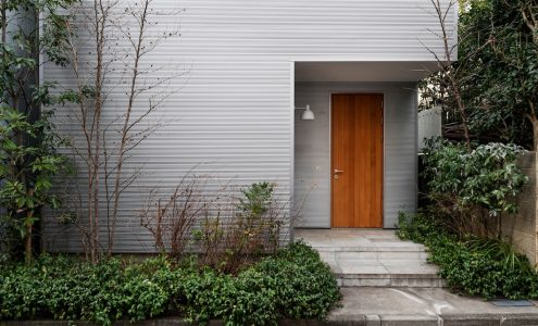 Jak ekologiczne drzwi wejściowe mogą zwiększyć bezpieczeństwo twojego domu?