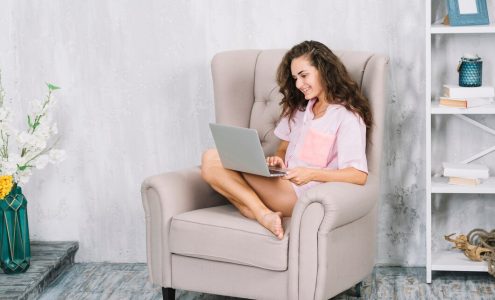 Jak wybrać idealny fotel do czytania z oferty sklepu internetowego?