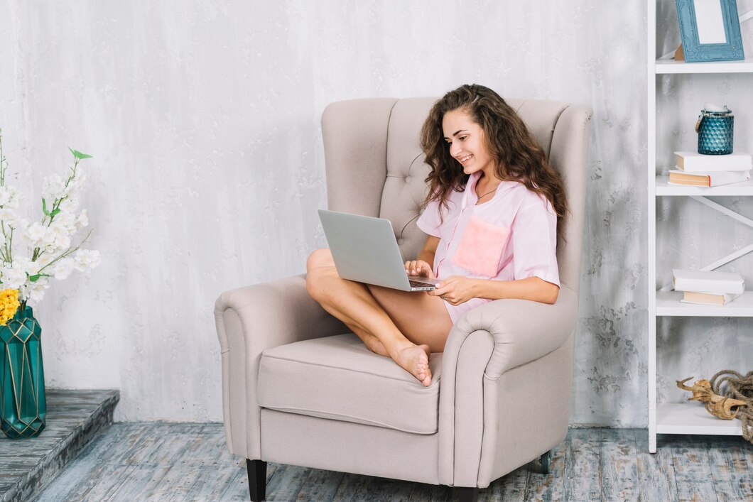 Jak wybrać idealny fotel do czytania z oferty sklepu internetowego?